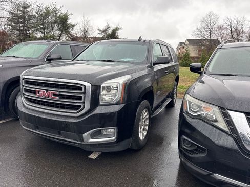 Used 2018 GMC Yukon SLT image 2