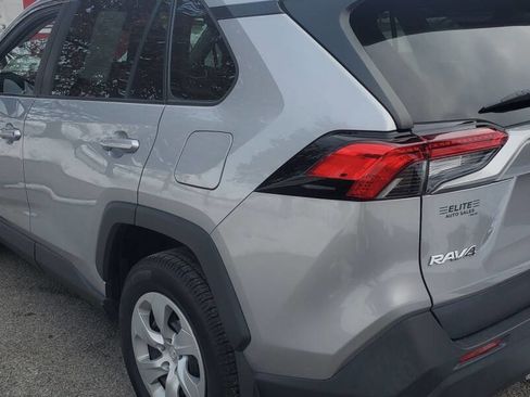 Used 2022 Toyota RAV4 LE image 22