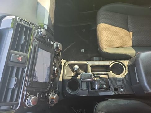 Used 2019 Toyota 4Runner TRD Off-Road AWD/4WD image 25