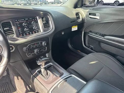 Used 2018 Dodge Charger R/T Scat Pack RWD image 12