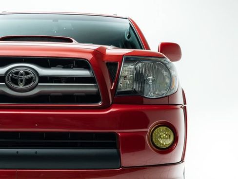 Used 2010 Toyota Tacoma X-Runner RWD image 7