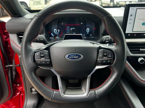 Used 2025 Ford Explorer ST-Line w/ ST-Line Street Pack AWD/4WD image 16