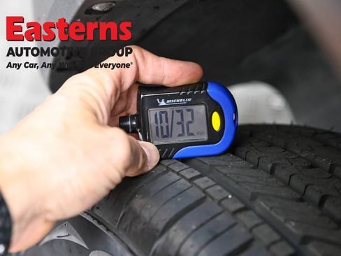 Used 2018 Jeep Renegade Altitude AWD/4WD image 30