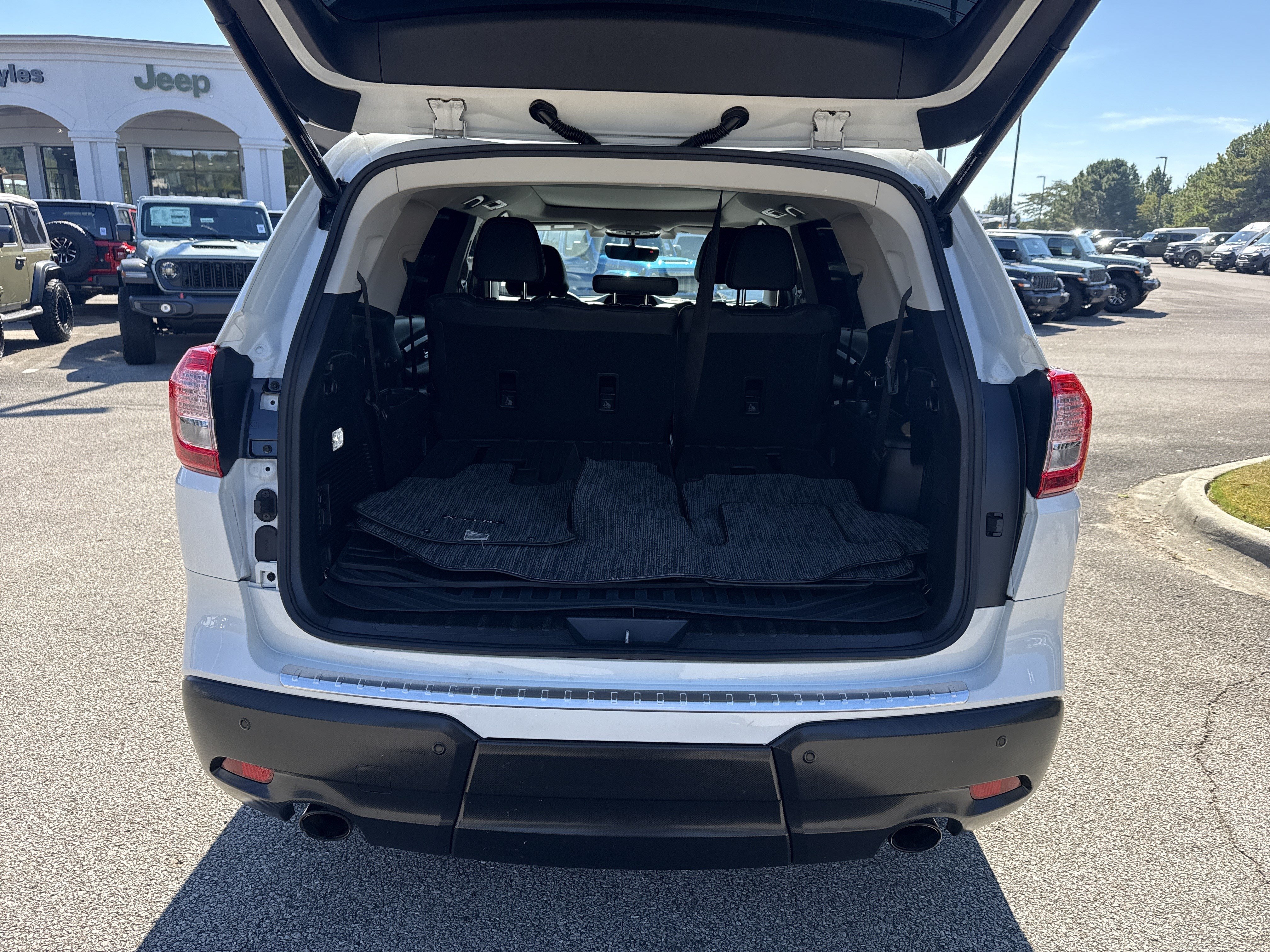 Used 2019 Subaru Ascent Limited AWD/4WD image 18