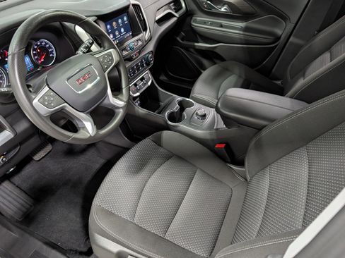 Used 2024 GMC Terrain SLE image 10