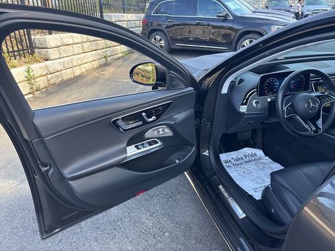 Used 2025 Mercedes-Benz E 350 4MATIC Sedan image 18