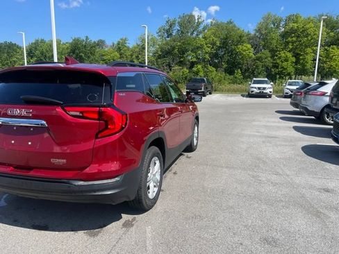 Used 2020 GMC Terrain SLE w/ Driver Convenience Package FWD image 3