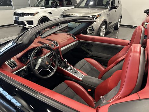 Used 2016 Porsche Boxster Spyder RWD image 10