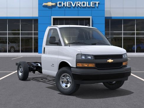 New 2025 Chevrolet Express 3500 w/ Power Convenience Package image 31