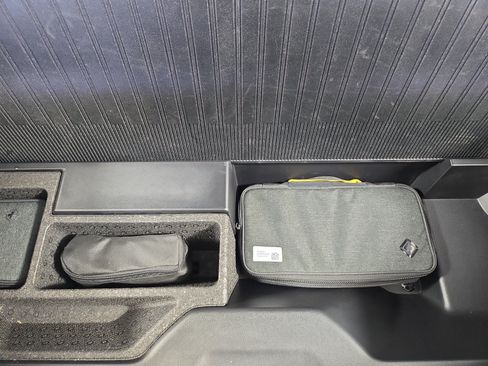 Used 2025 Rivian R1S Adventure AWD/4WD image 14