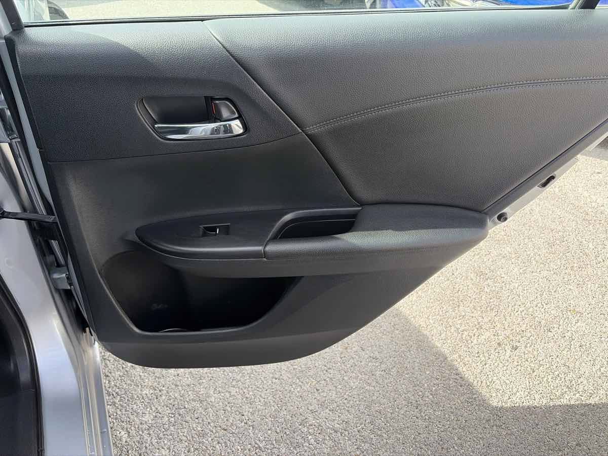 Used 2017 Honda Accord EX-L image 22