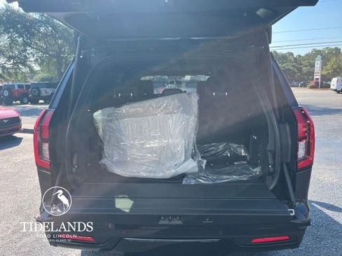 New 2025 Ford Expedition Platinum w/ Stealth Appearance Package image 10