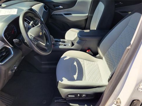 Used 2020 Chevrolet Equinox LS w/ LS Convenience Package image 10