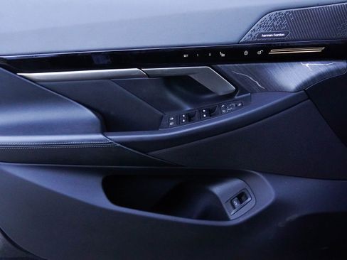 Certified 2024 BMW 530i 530i w/ Executive Package image 31