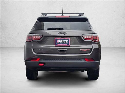 Used 2019 Jeep Compass Trailhawk image 4