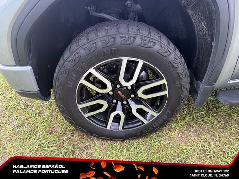 Used 2024 GMC Sierra 1500 AT4 w/ Technology Package AWD/4WD image 10
