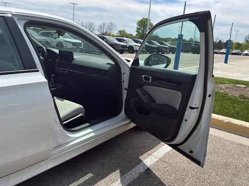 Used 2024 Honda Civic EX image 18