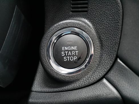 Certified 2025 Subaru Outback Limited image 31