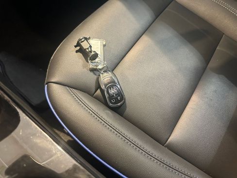 Used 2025 Buick Envista Sport Touring image 22