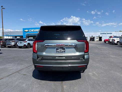 Used 2023 GMC Yukon SLT w/ SLT Premium Package AWD/4WD image 4