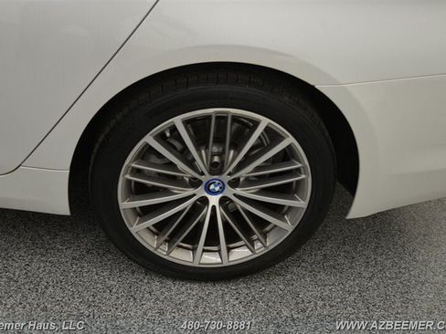 Used 2018 BMW 530e RWD image 51