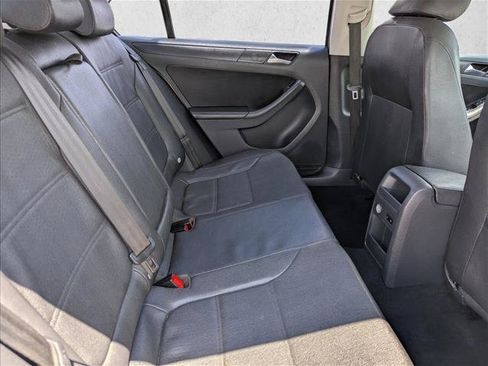 Used 2012 Volkswagen Jetta SE FWD image 30