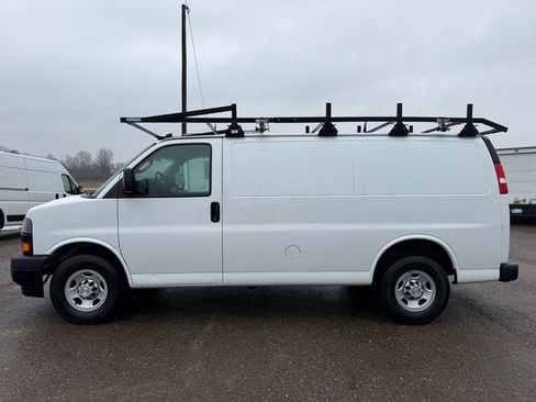Used 2020 Chevrolet Express 2500 w/ Driver Convenience Package image 4