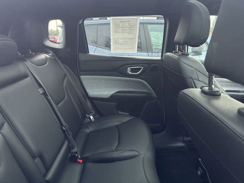 Used 2024 Jeep Compass Latitude w/ Sun and Sound Group image 11