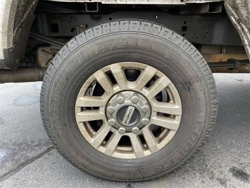 Used 2017 Ford F250 XL w/ STX Appearance Package image 9