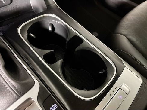 Used 2024 Kia Carnival LX image 15