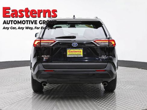 Used 2023 Toyota RAV4 XLE w/ Convenience Package AWD/4WD image 6