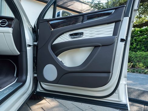 Certified 2025 Bentley Bentayga image 58