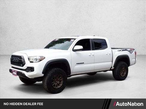 Used 2016 Toyota Tacoma TRD Off-Road AWD/4WD image 1