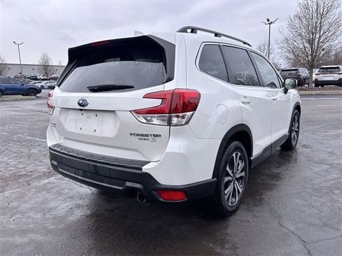 Used 2022 Subaru Forester Limited image 11