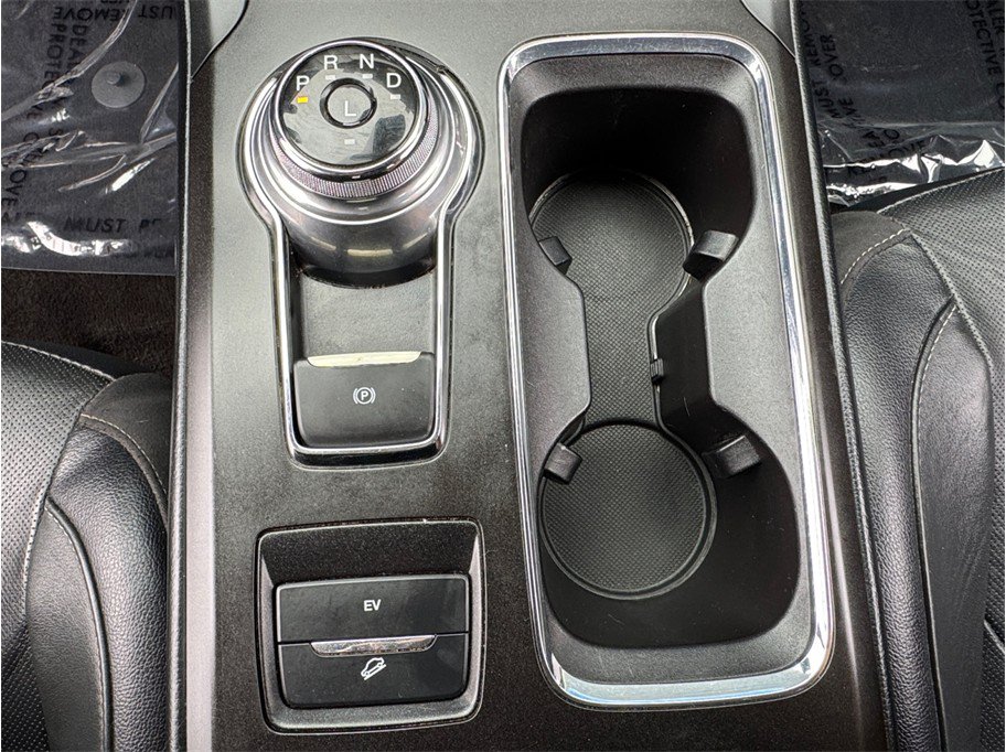 Used 2019 Ford Fusion Energi Titanium FWD image 12
