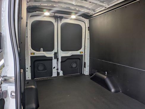 New 2026 Ford Transit 250 148 Medium Roof RWD image 27