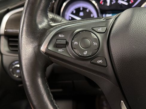 Used 2019 Buick Envision Essence FWD image 23