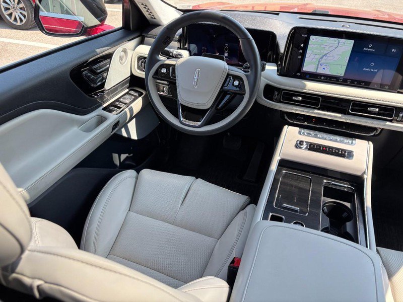 Certified 2025 Lincoln Aviator Reserve w/ Equipment Group 201A AWD/4WD image 13
