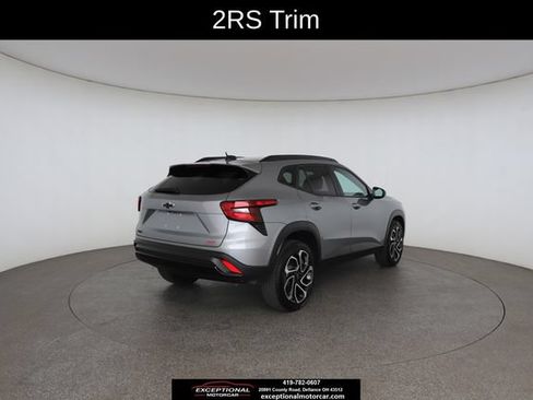 Used 2025 Chevrolet Trax RS w/ Driver Confidence Package FWD image 18