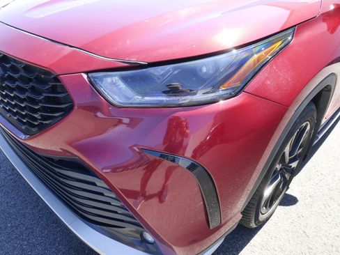 Used 2023 Toyota Highlander XSE AWD/4WD image 12