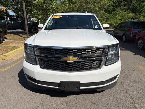 Used 2018 Chevrolet Suburban LT AWD/4WD image 2