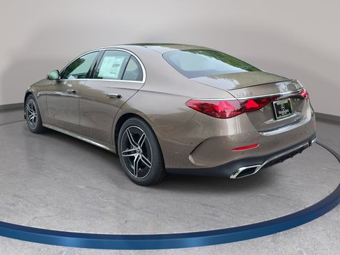 New 2026 Mercedes-Benz E 350 4MATIC Sedan image 7