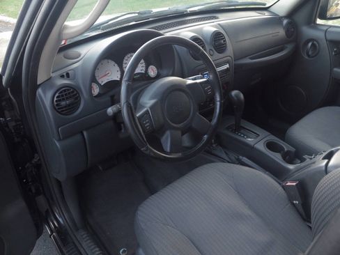 Used 2004 Jeep Liberty Sport w/ PWR Convenience Group image 8