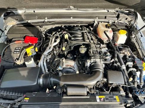 Used 2023 Jeep Gladiator Mojave w/ LED Lighting Group AWD/4WD image 5