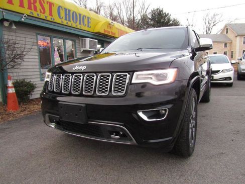 Used 2018 Jeep Grand Cherokee Overland image 8