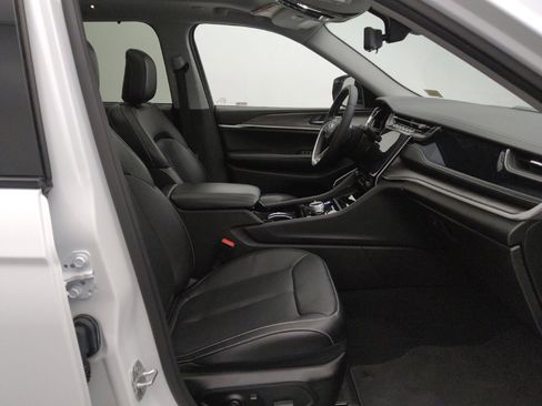 Used 2022 Jeep Grand Cherokee Limited 4xe w/ Luxury Tech Group II image 21