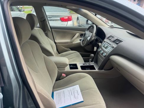 Used 2009 Toyota Camry SE FWD image 16