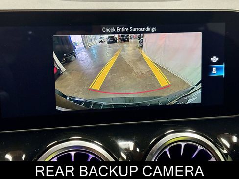 Used 2021 Mercedes-Benz GLA 250 4MATIC image 32