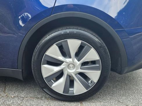 Used 2023 Tesla Model Y Long Range image 19