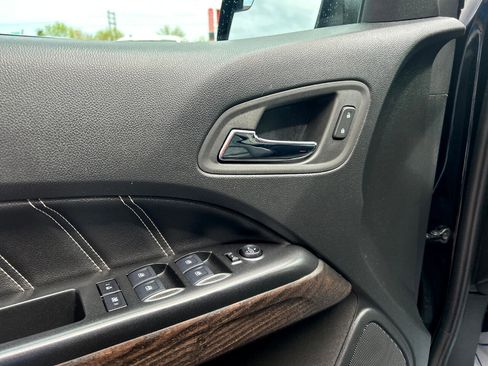 Used 2022 GMC Canyon Denali image 5